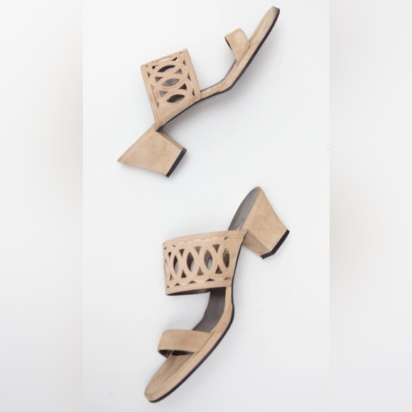 SALVATORE FERRAGAMO Beige Heels, Women’s Size 8 (EU 39) Suede Sandals - Picture 1 of 10